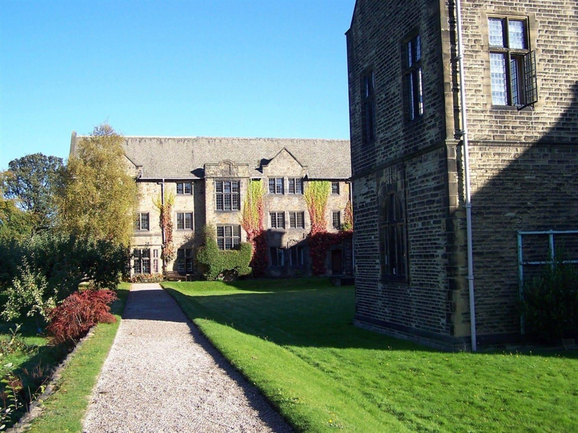 米菲尔德修道院住宿加早餐旅馆 Mirfield 外观 照片