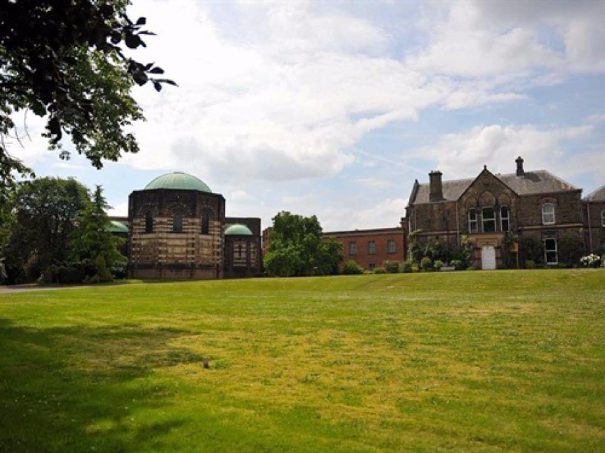 米菲尔德修道院住宿加早餐旅馆 Mirfield 外观 照片